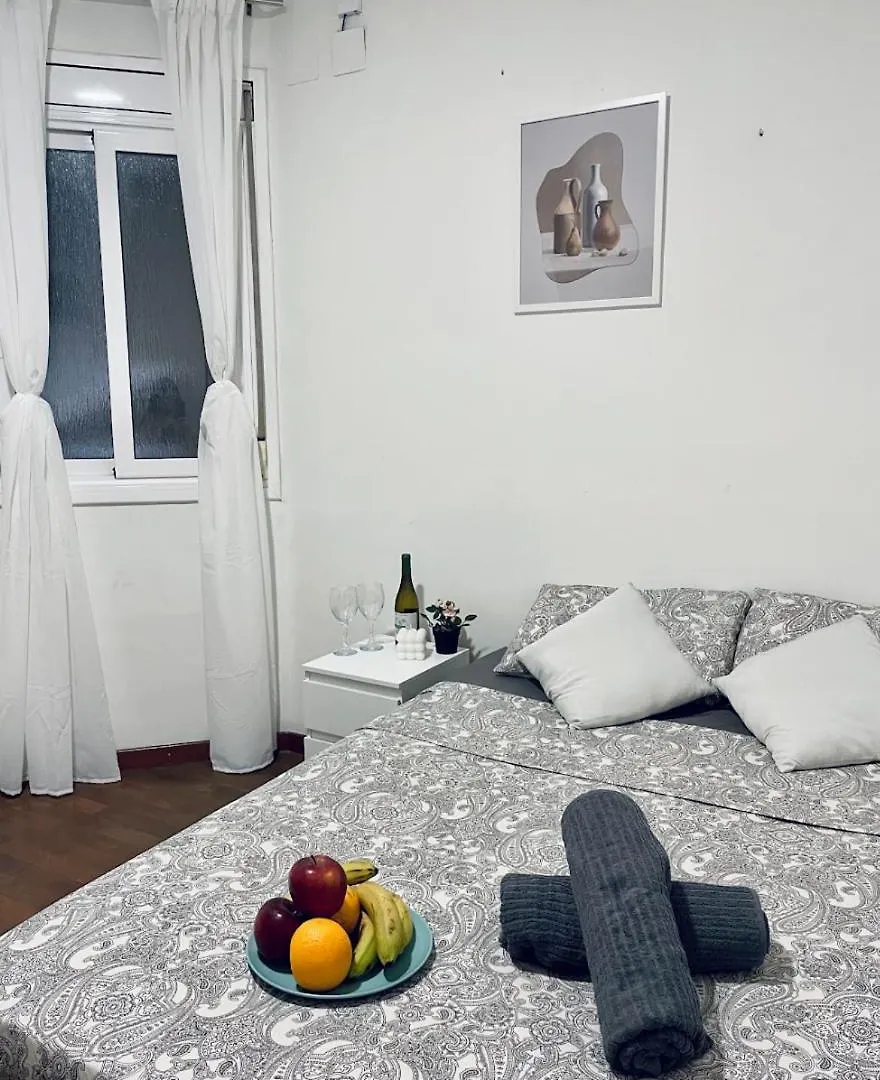 Bed and Breakfast Diagonal R2 à Barcelone 0*,  Espagne